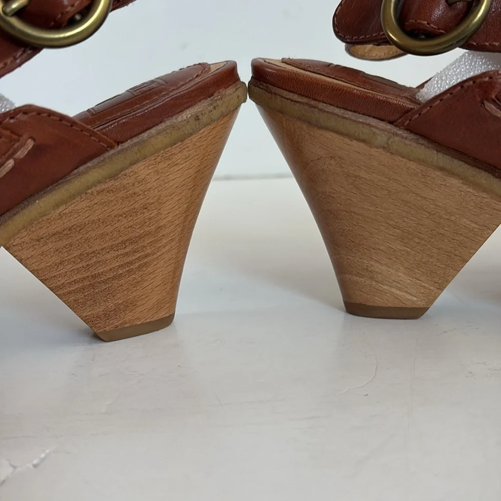 Frye Mandy T Strap brown leather up gladiator gold hardware open toe sandal cone